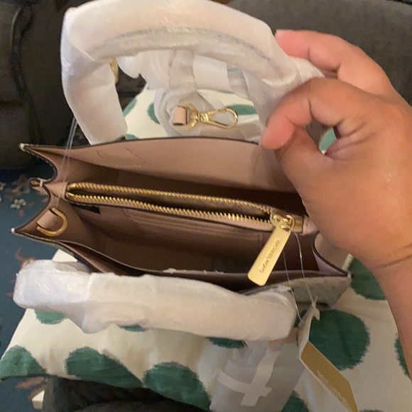 New MK 100% authentic - Picture 3 of 3